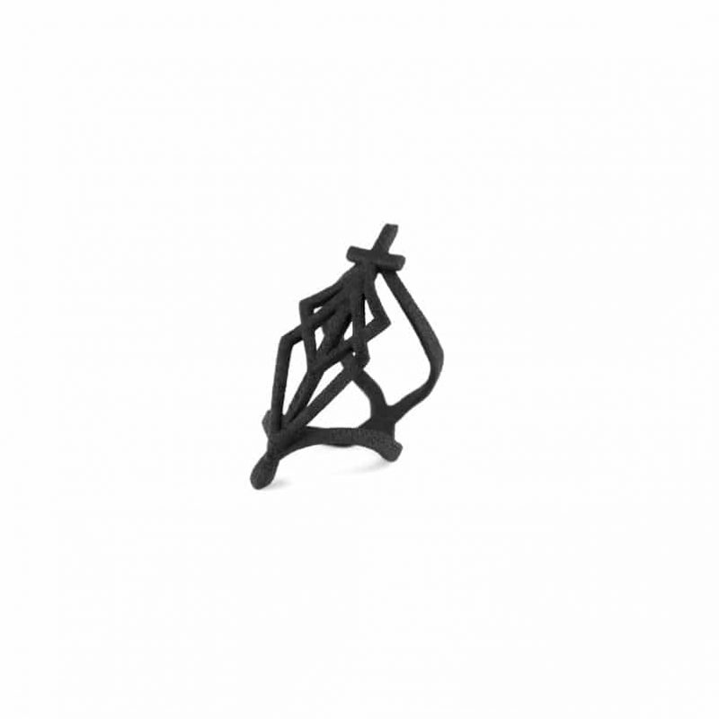 spidersilk-blade-ring-in-black-rogue-and-wolf-2