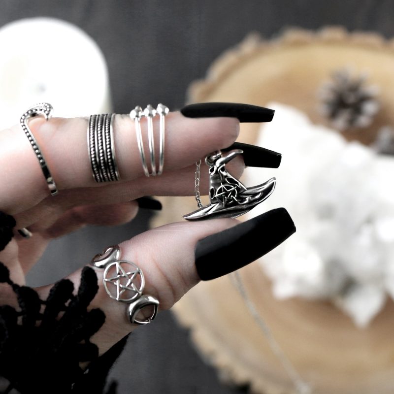 witches-hat-sterling-silver-pendant-hellaholics
