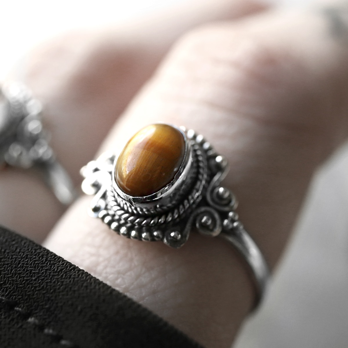 ring tiger eye stone